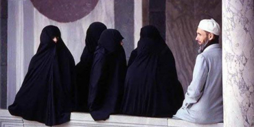 soru-islamiyet-evlilik-dort-evlilik-meselesi-ve-hukum7e97945a98394fb2c79d